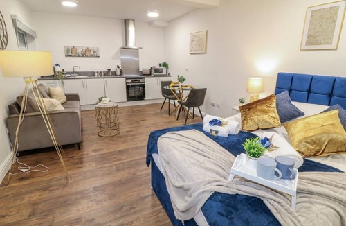 Peterborough Apartment | Two: A Cozy Home Near Thorpe Hall
