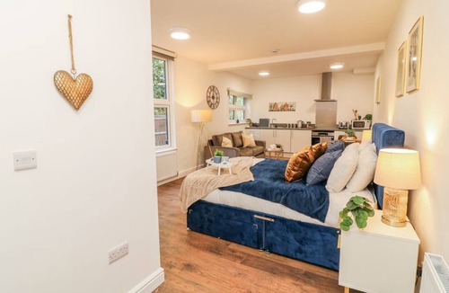 Peterborough Apartment | Two: A Cozy Home Near Thorpe Hall