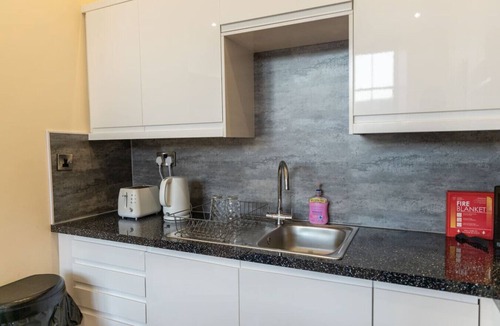 Newington Apartment | Two bed apartment with views of Arthur Seat Mount
