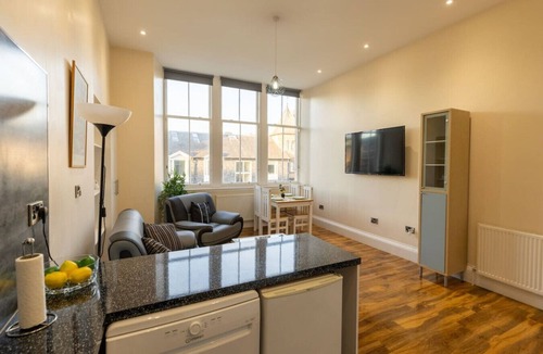 Newington Apartment | Two bed apartment with views of Arthur Seat Mount