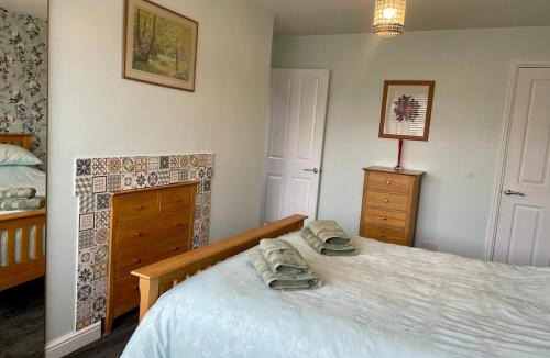 Bottesford House | Two bedroom detached bungalow with conservatory