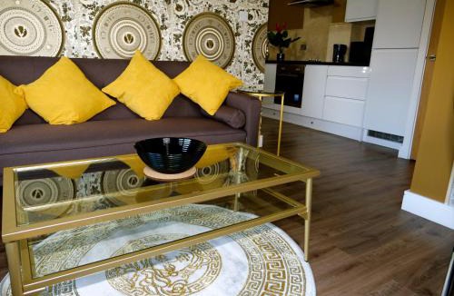 Rotherham Apartment | Ultra Deluxe Versace Apartment Near Sheffield