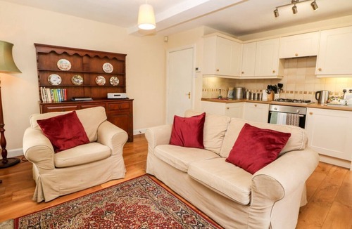 Hoylandswaine House | Underbank Hall Cottage, Stocksbridge
