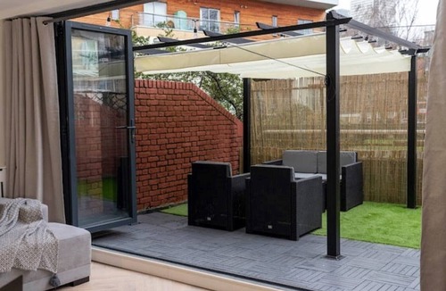 Tower Hamlets Apartment | Unique 3BD Flat King Size Bed