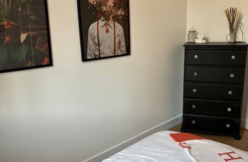 Sheffield City Centre Apartment | Unique Cathedral Quarter Victorian Apartment