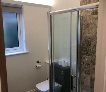 March House | Unique one bed contemporary bungalow town centre
