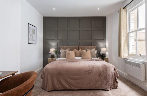 Hull Old Town Apartment | Unique Split-Level Apartment in Central Hull