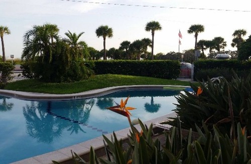 St. Pete Beach Condo | UPDATED 1ST FLOOR BEACH & POOLSIDE CONDO AT ST PETE/UPHAM BEACH