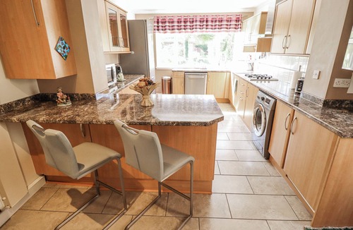 Lincoln House | UPHILL BROADWAY, family friendly, with a garden in Lincoln