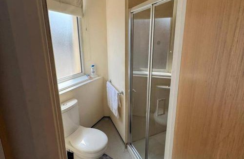 Tollington Apartment | Upper Holloway Studio 1 Min to Station Sleeps 2