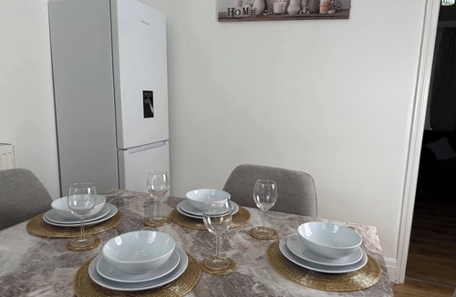 Ridgeway House | Urban Calm Spacious 3-bed Home With Free Parking