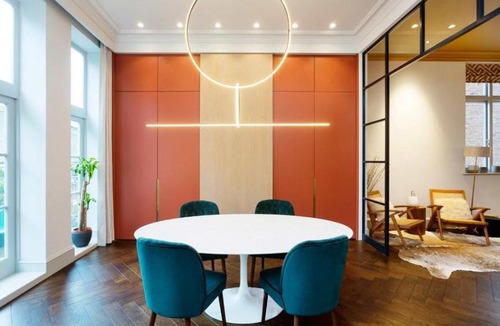 Kensington Apartment | Veeve - Colourful Comfort in Earls Court