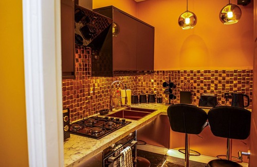 Huddersfield Apartment | Velmora Apartments - The Presidential Suite