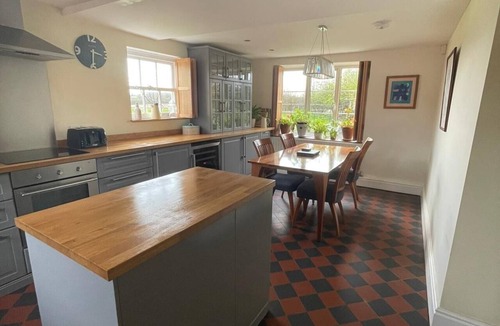 Kneesall Other | Very rural traditional English Farmhouse, amazing views and pet friendly