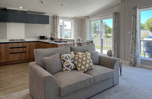 Patrington Haven Cottage | Victory Wisteria Lodge