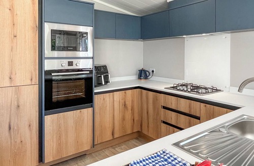 Patrington Haven Cottage | Victory Wisteria Lodge