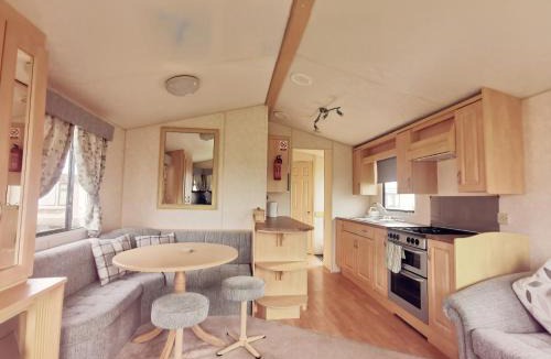 Ingoldmells House | VJ Plum a 2 bed 6 berth luxury static caravan, bedding Included, on Coral Beach in Ingoldmells