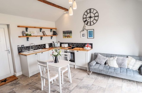 Sandilands House | Wagtail Cottage, Sutton-On-Sea