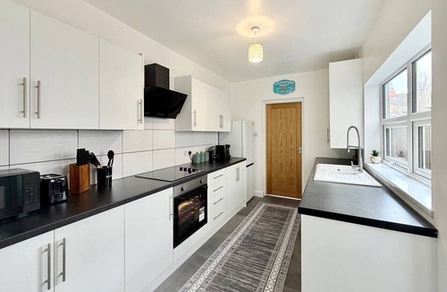 Cleethorpes House | Ward House - Contractors or Family Holidays