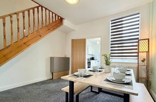 Cleethorpes House | Ward House - Contractors or Family Holidays