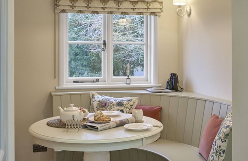 Hertford Cottage | Ware Lodge at Woodhall Park | Sleeps 3