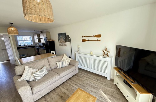 Muston Cottage | Waves @ The Bay - a cottage that sleeps 5 guests in 2 bedrooms