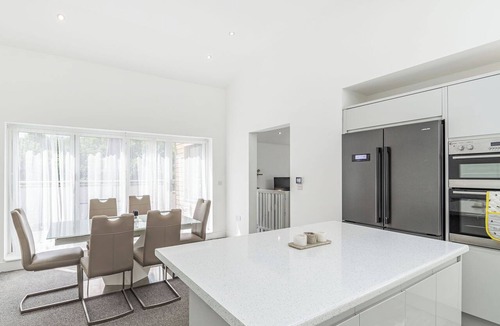 Knaresborough Cottage | We love how modern and stylish High Trees View is.