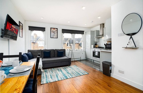 Kilburn Apartment | West Hampstead Hub 1 bedroom apartment within easy access to the City Centre
