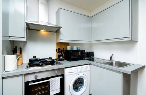 Kilburn Apartment | West Hampstead Hub 1 bedroom apartment within easy access to the City Centre