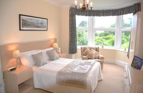 Scarborough Apartment | White Acre