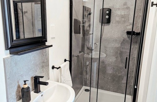 Bridlington Old Town Apartment | Whole Apartment with Sea Views