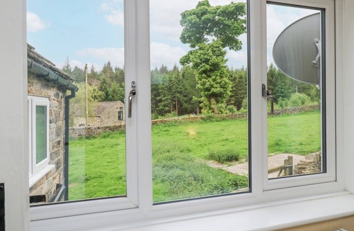 Hollow Meadows Cottage | WIGTWIZZLE COTTAGE, pet friendly, with open fire in Stocksbridge