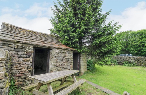 Hollow Meadows Cottage | WIGTWIZZLE COTTAGE, pet friendly, with open fire in Stocksbridge