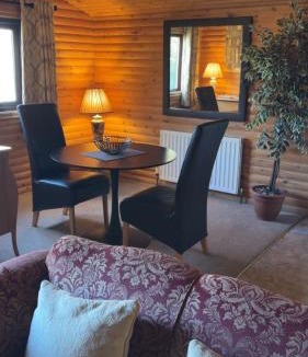 Storwood Villa | Wild Oats Lodge 11 - Yellowtop Country Park - Hot Tub - Yorkshire