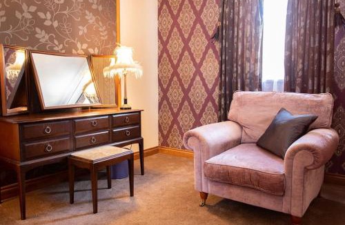 Storwood Villa | Wild Oats Lodge 6 - Yellowtop Country Park - Hot Tub - Yorkshire