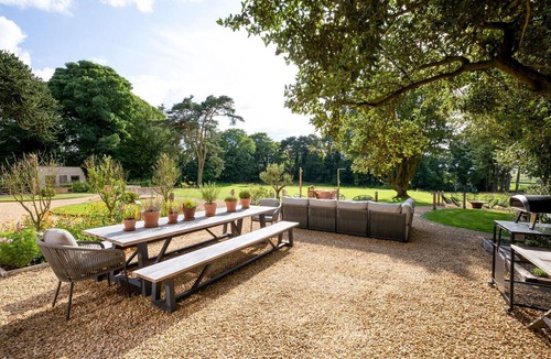 Castle Carrock Villa | Willowdale House - Six Bedroom Villa, Sleeps 16