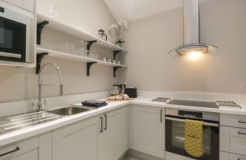 Kendal Cottage | WINDERMERE, pet friendly, character holiday cottage in Kendal