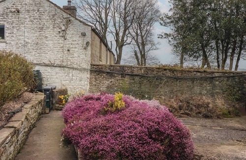 Colne Cottage | WOOD END FARM COTTAGE, pet friendly, with open fire in Barnoldswick