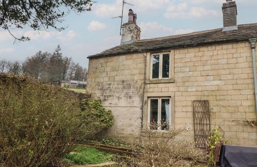 Colne Cottage | WOOD END FARM COTTAGE, pet friendly, with open fire in Barnoldswick