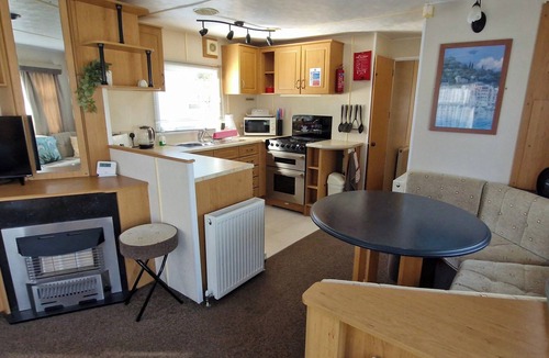 Alford Cabin | Woodland View Dog Friendly - Nr Sutton on Sea