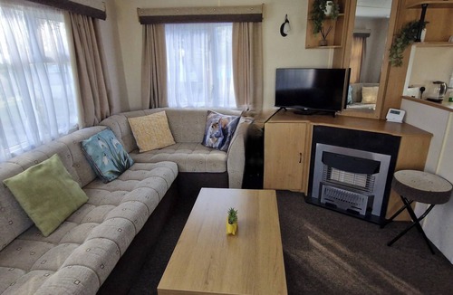 Alford Cabin | Woodland View Dog Friendly - Nr Sutton on Sea