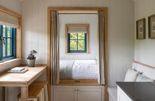 Baslow House | Woodlands Shepherds Hut Chatsworth Estate