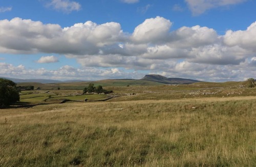 Giggleswick Cottage | WOODSTOCK COTTAGE, pet friendly, character holiday cottage in Settle