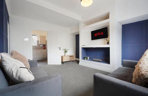 Fishburn House | Work Friendly 3 Bed House with Sofa Beds that Sleeps 7