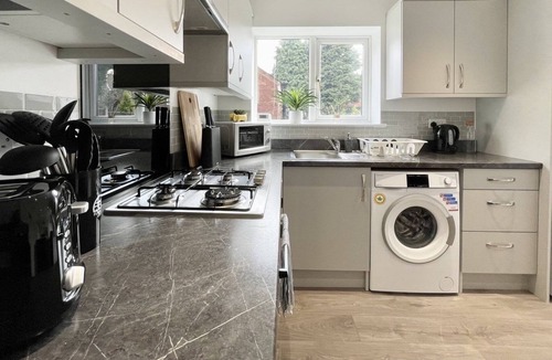 Worksop House | Worksop Newly Refurbished 2-Bedroom House