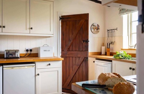 Scarborough Cottage | Yew Tree Cottage | Farm Stay | Sleeps 4