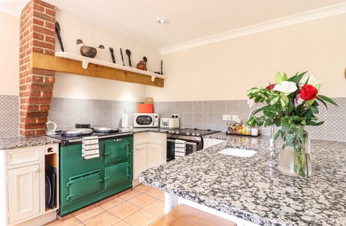 Charlton-on-Otmoor House | YEW TREE FARM, pet friendly, character holiday cottage in Brill