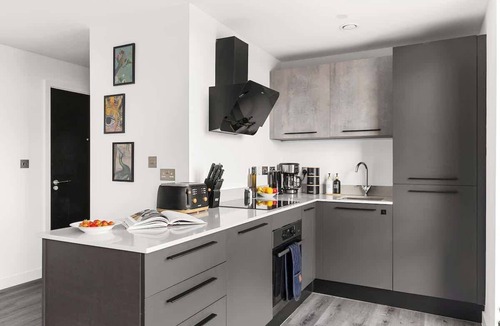 Heworth Apartment | York 3BR Luxury Penthouse Retreat Free Parking&Gym