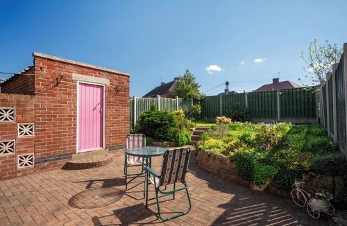 Sheffield House | Your entire stylish house with suntrap garden