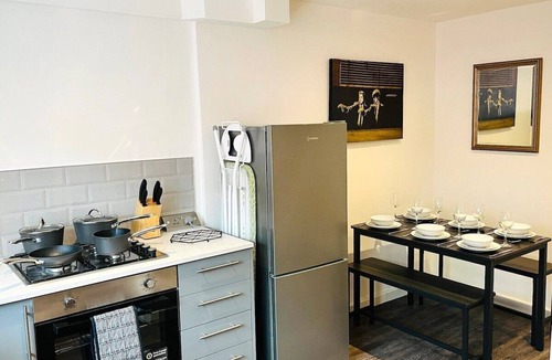 Liverpool House | Your ideal 3-Bed place in Prescot Nr M57 & M62